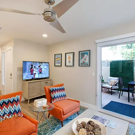 Doorstep To Disneyland Condos Anaheim Room photo