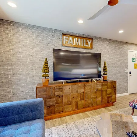 Doorstep To Disneyland Condos Anaheim Room photo